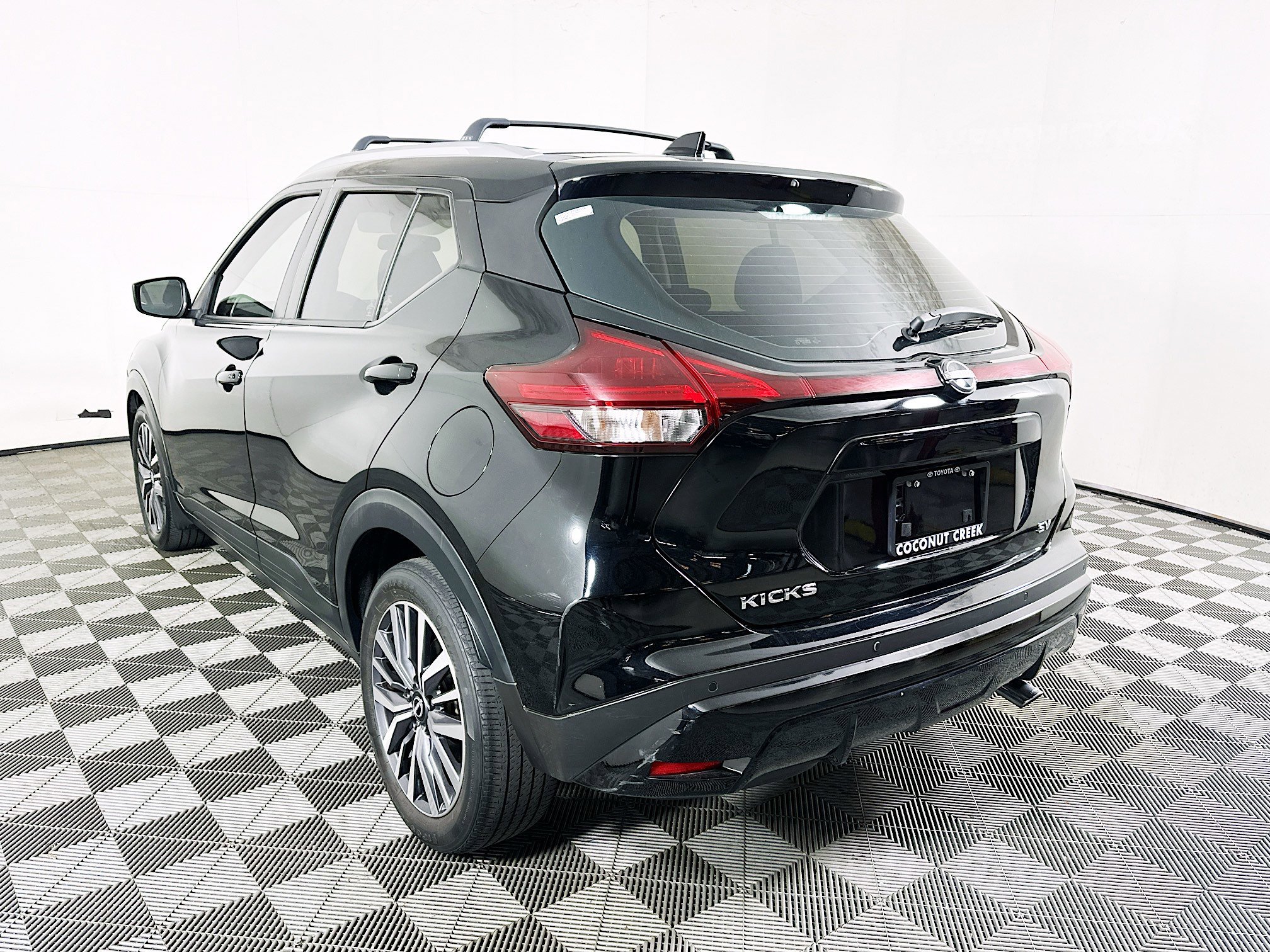 2022 Nissan Kicks thumbnail 7