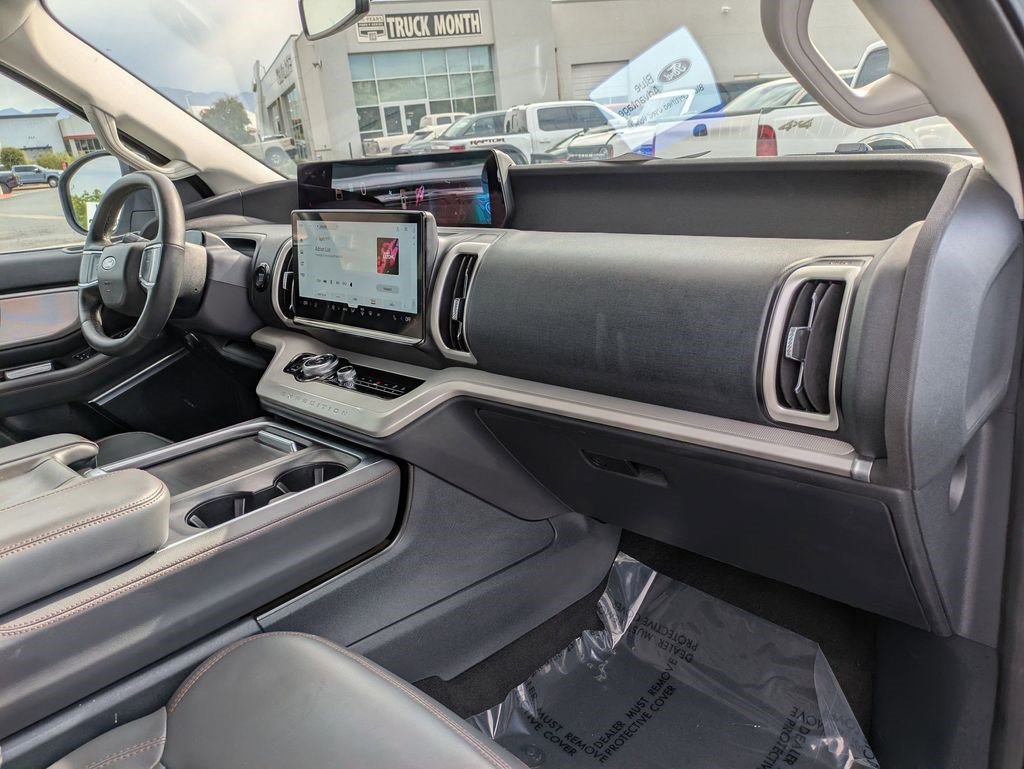 Used 2025 Silver Metallic Ford Active image 31