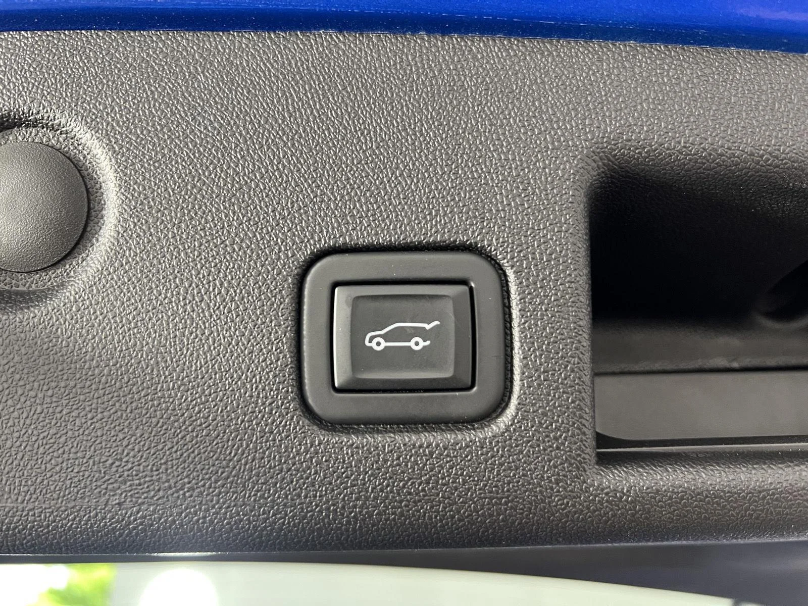 Used 2024 Riptide Blue Metallic Chevrolet LT image 22