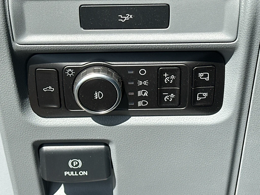 New 2026 Agate Black Metallic Ford XLT image 29