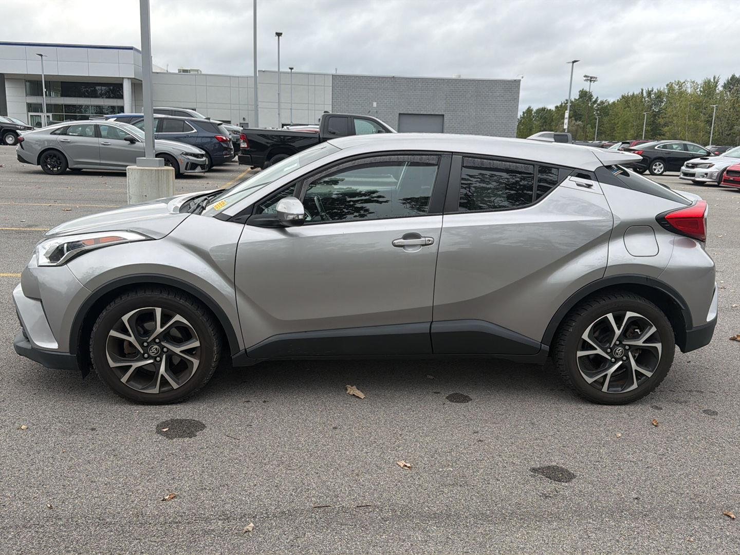 Used 2019 Silver Knockout Metallic Toyota XLE image 6