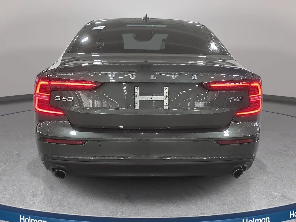 Used 2020 Pine Gray Metallic Volvo T6 Momentum image 8