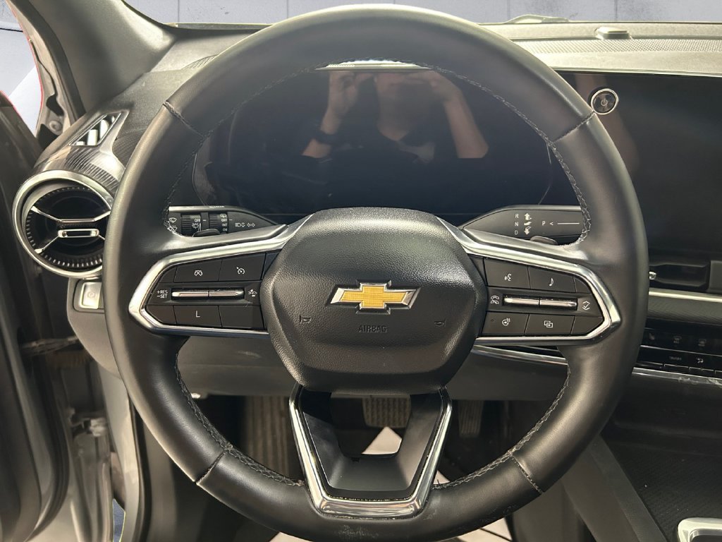 Used 2025 Gray Chevrolet LT image 9