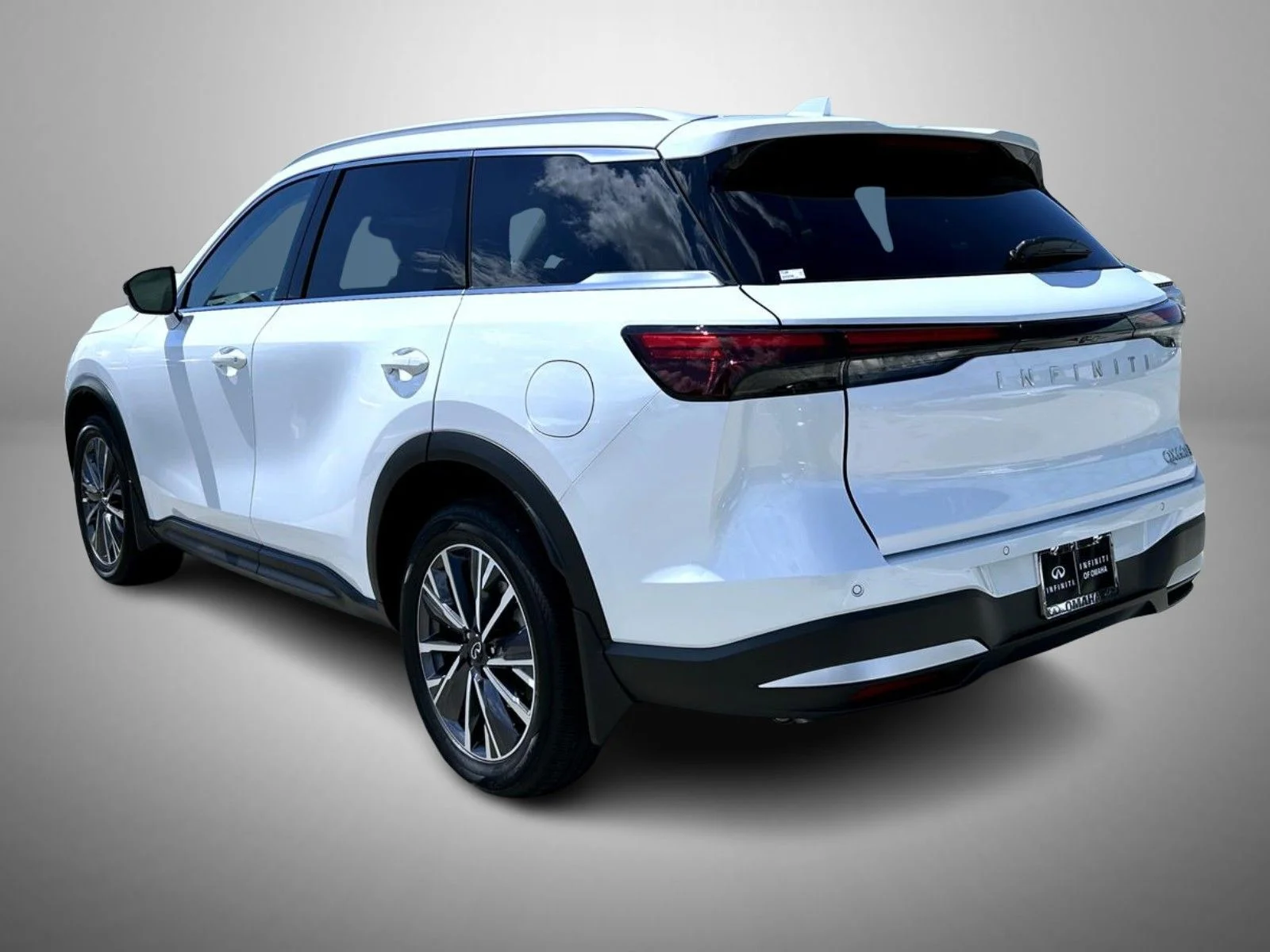 New 2027 White INFINITI LUXE image 7