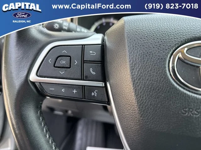 Used 2023 Silver Toyota LE image 22