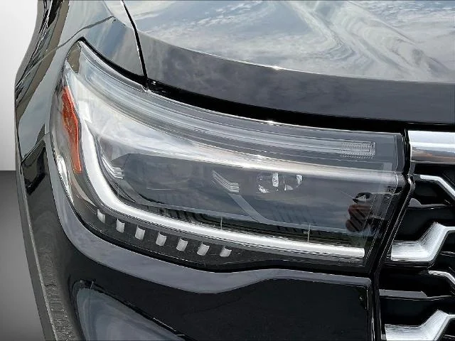 New 2026 Agate Black Metallic Ford Platinum™ image 70