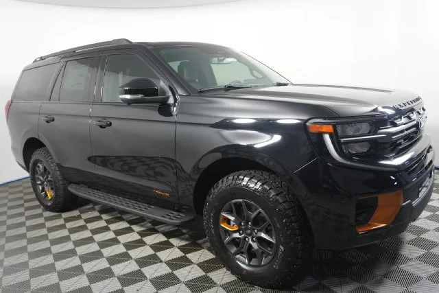 New 2027 Agate Black Metallic Ford Tremor® image 2