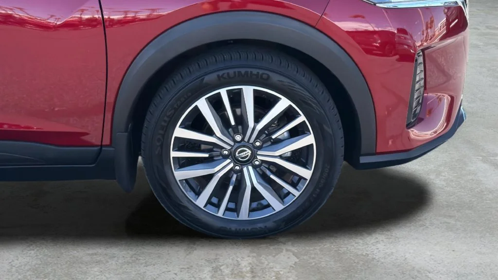 Used 2021 Red Nissan SV Xtronic CVT image 17