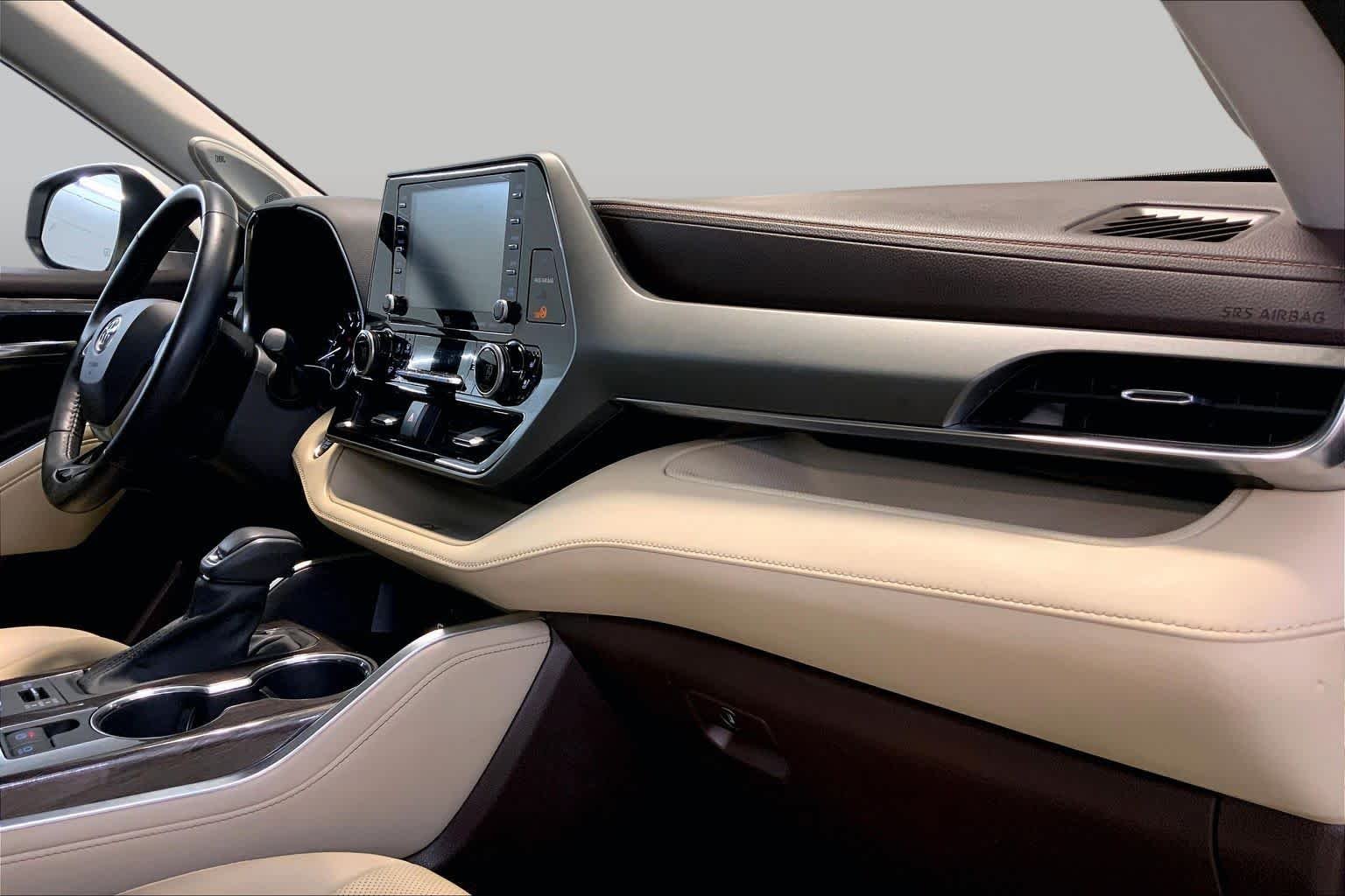 Used 2021 Blizzard Pearl Toyota Limited image 18