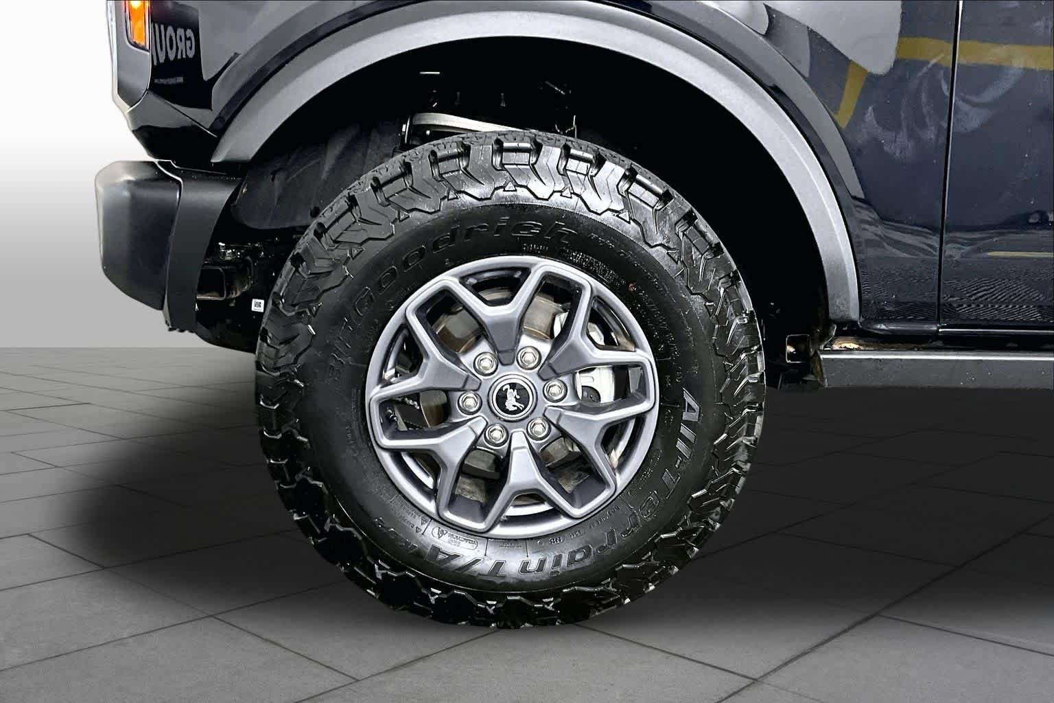 Used 2025 Shadow Black Ford Badlands image 10
