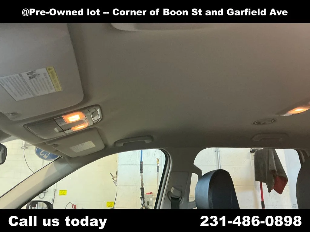 Used 2023 White Kia S image 13