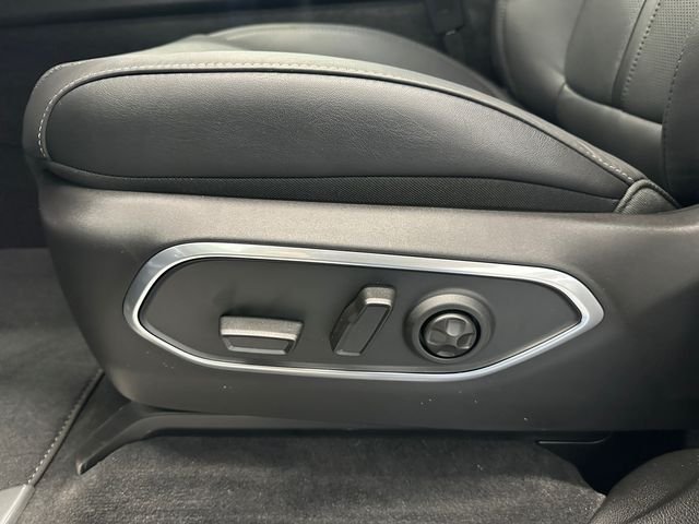 New 2026 High Gloss Black Exterior Paint Jeep Limited Reserve image 35