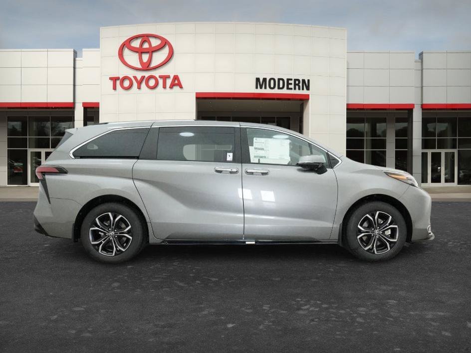 New 2026 Heavy Metallic Toyota Platinum image 13