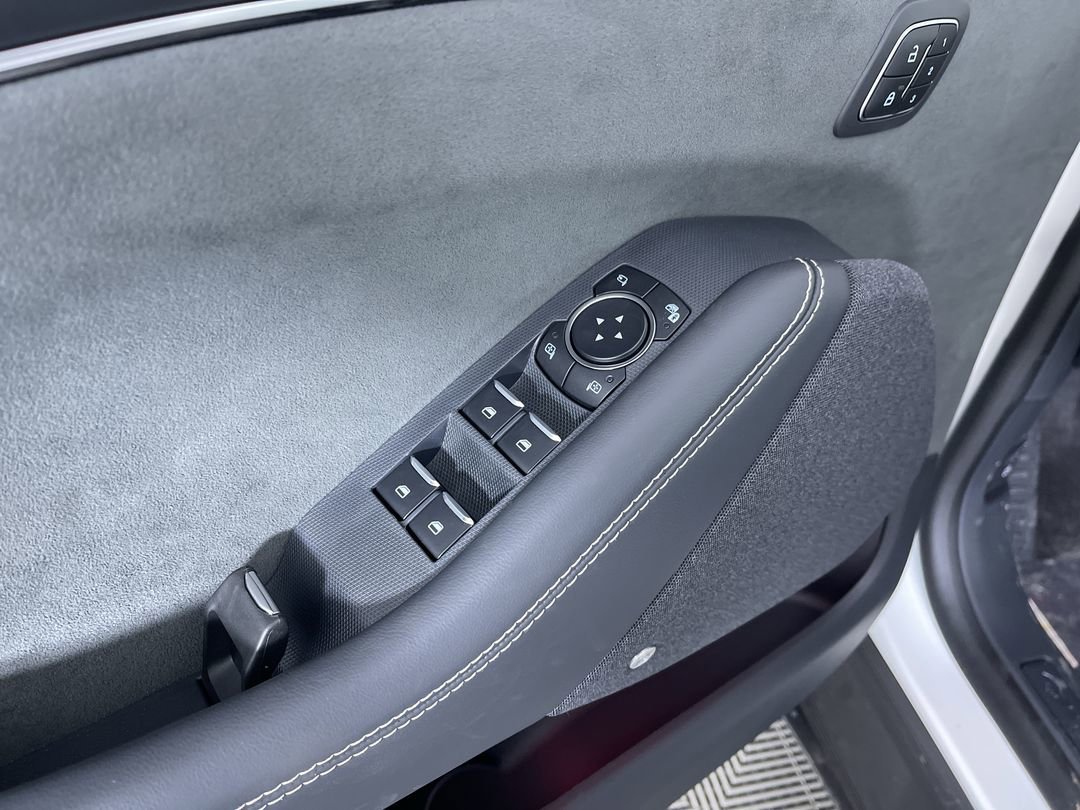 2025 Ford Mustang Mach-E GT - Photo 14