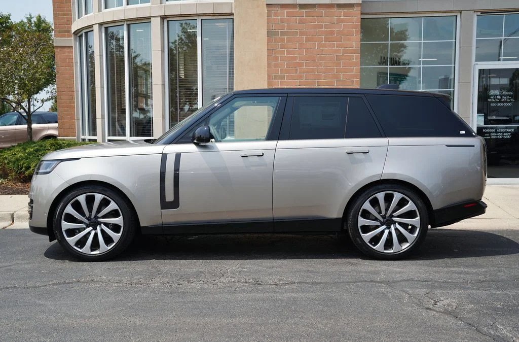 New 2026 Batumi Gold Land Rover SE image 2