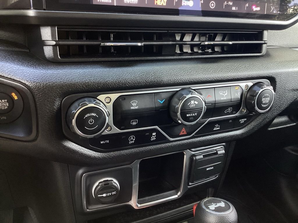 Used 2024 Silver Jeep Sport image 15