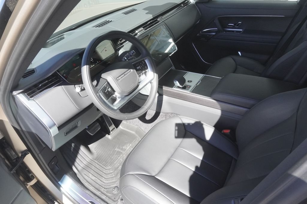 New 2026 Sunset Gold Satin Land Rover SE image 18