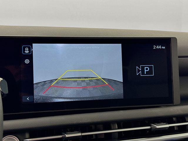 New 2026 White Hyundai SEL FWD image 21