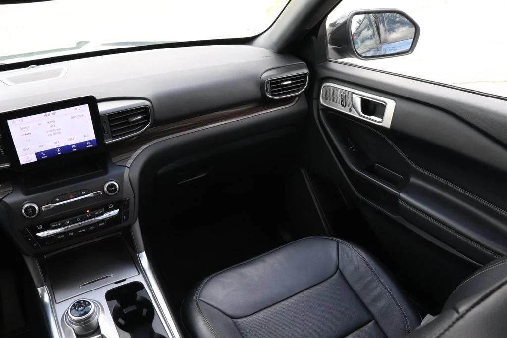 Used 2020 Blue Ford Limited image 14