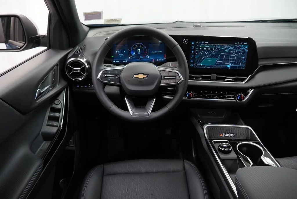 2027 Chevrolet Equinox LT - Photo 14
