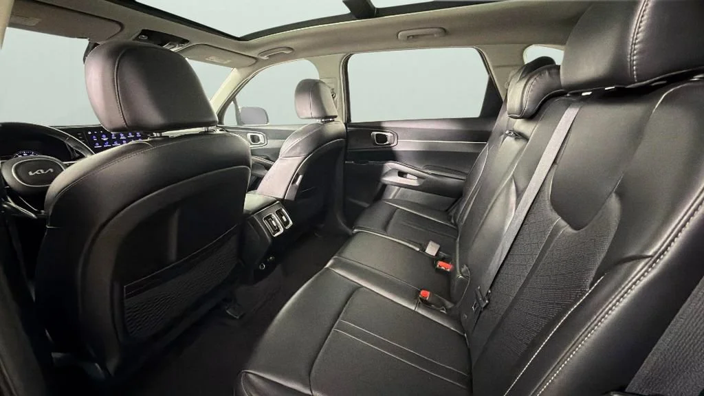 Used 2023 Black Kia S image 30