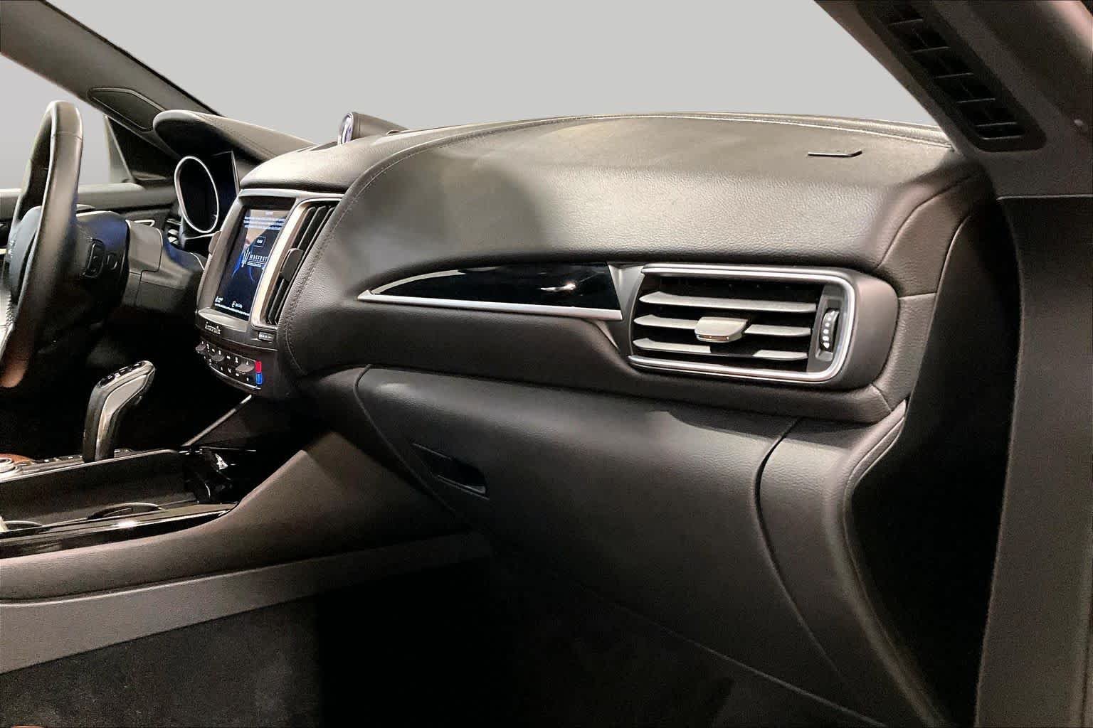 Used 2019 Bianco Maserati  image 19