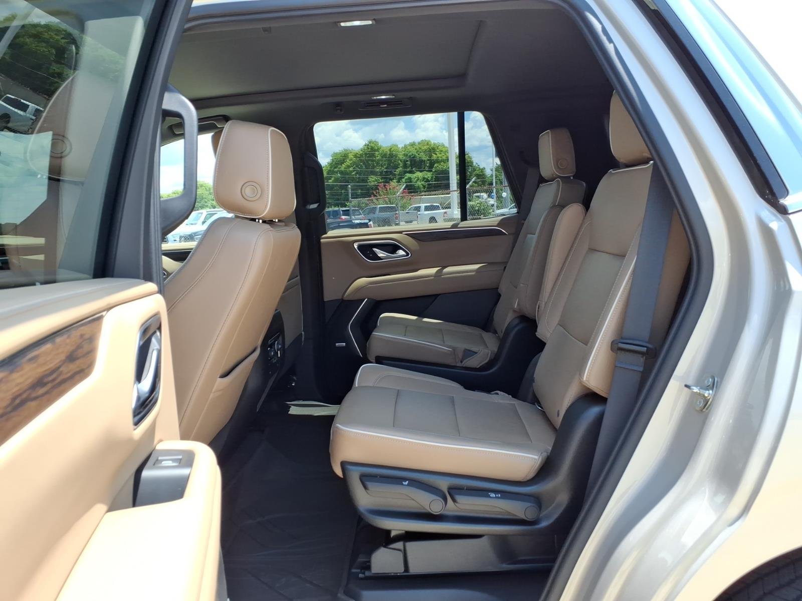 Used 2021 Empire Beige Metallic Chevrolet Premier image 18