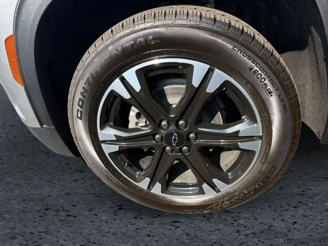 New 2027 Sterling Gray Metallic Chevrolet LT image 16
