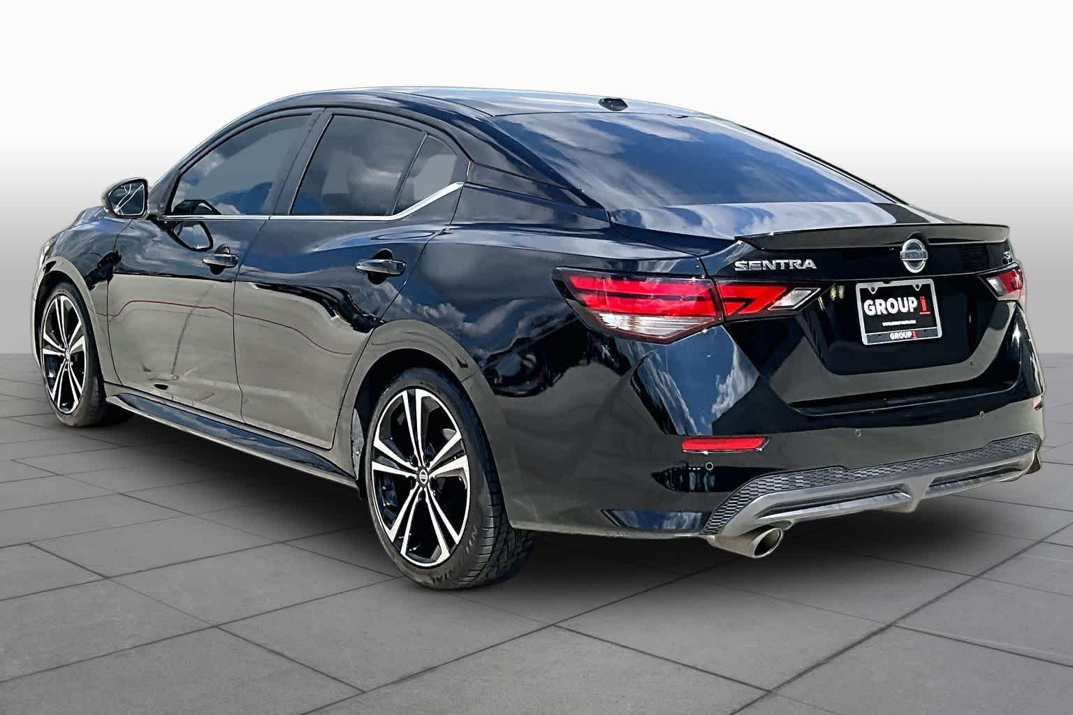 Used 2022 Super Black Nissan SR image 10