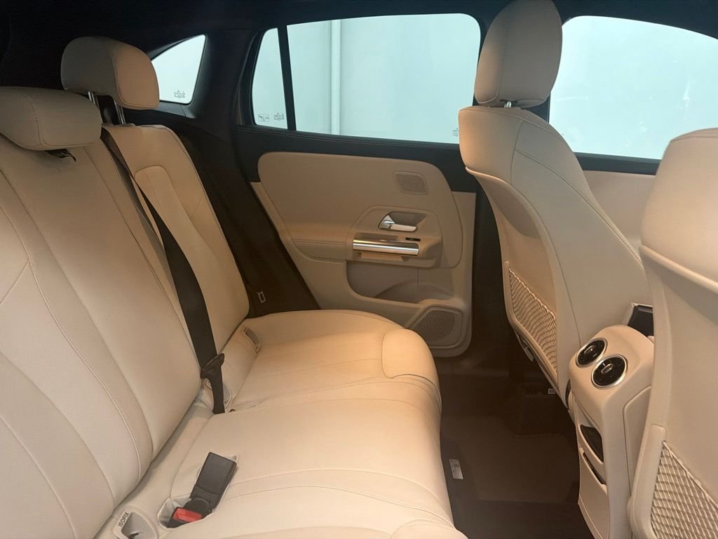 New 2026 Mountain Grey Metallic Mercedes-Benz GLA 250 image 27