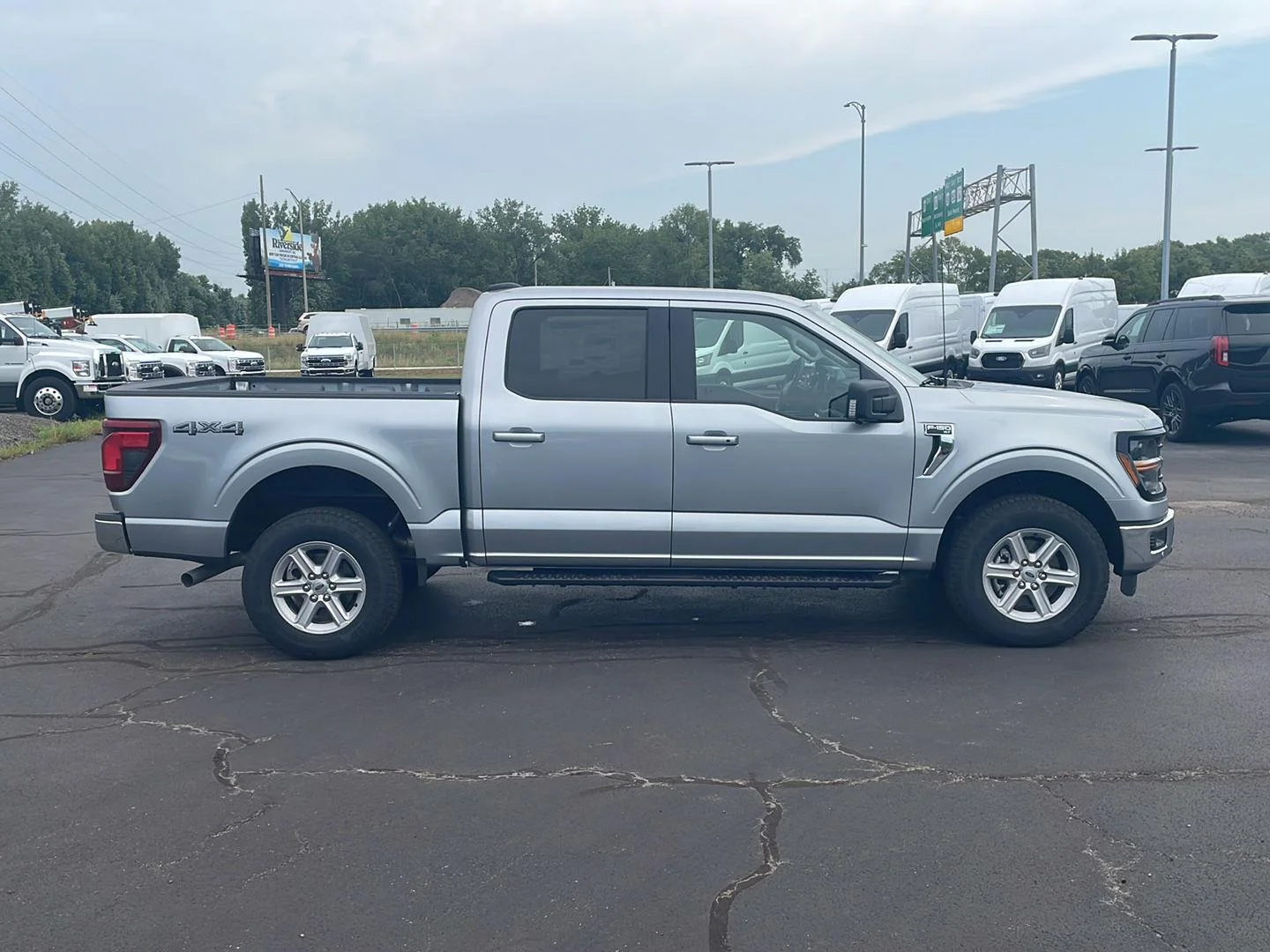 New 2026 Iconic Silver Metallic Ford XLT image 6