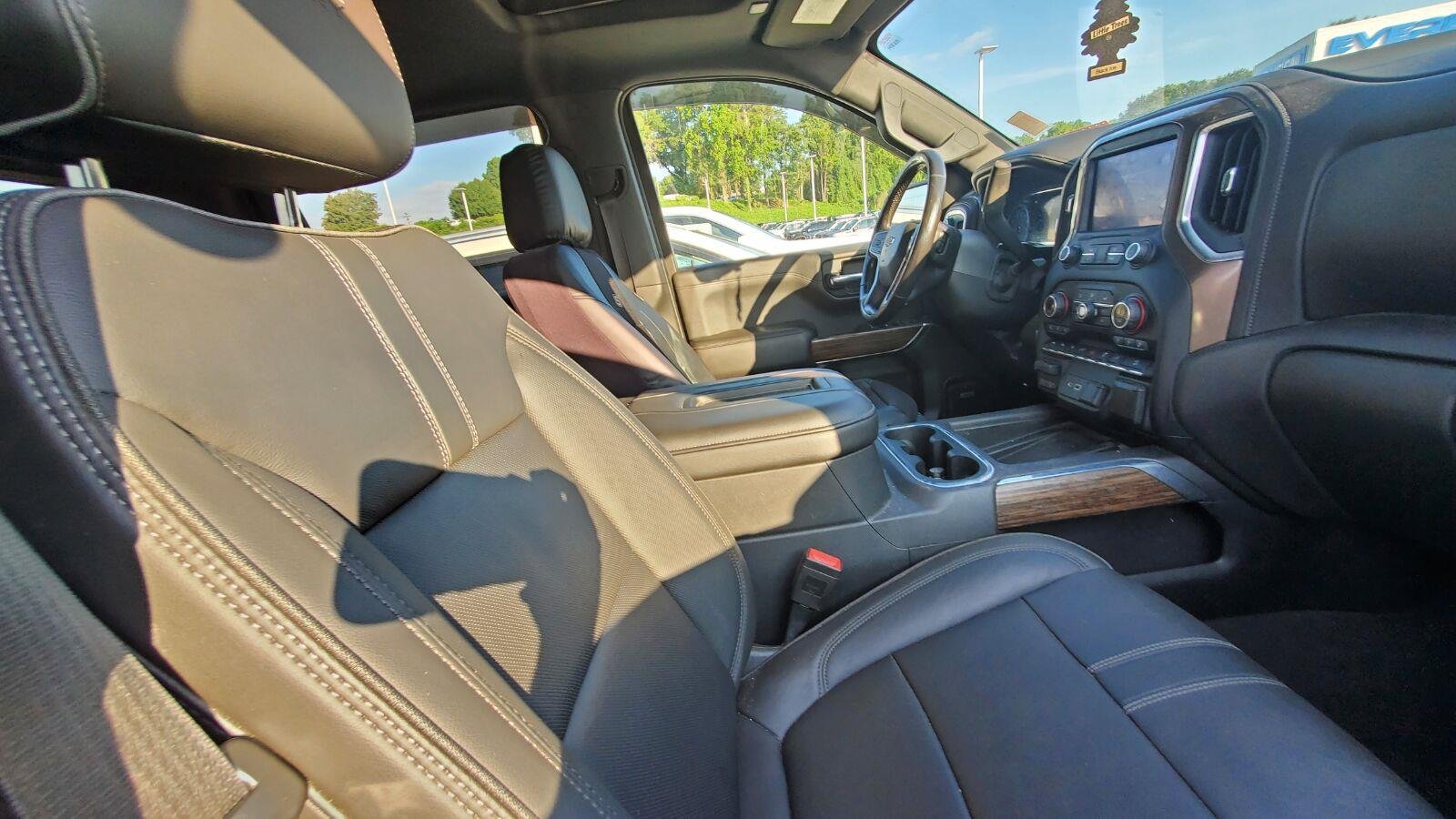 Used 2019 NORTHSKY BLUE METALLIC Chevrolet High Country image 4