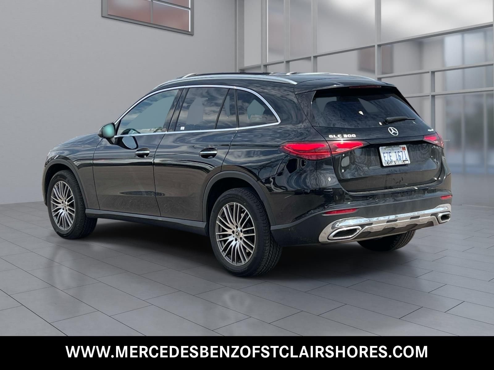 New 2026 Black Mercedes-Benz GLC 300 image 3