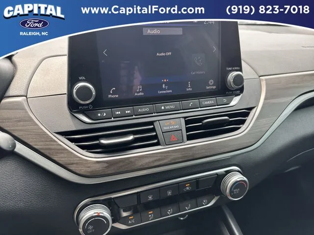 Used 2025 Black Nissan 2.5 SV image 26