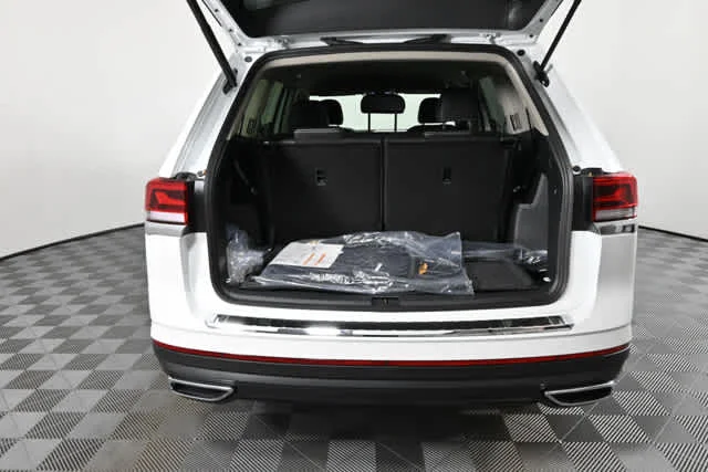 New 2026 Opal White Pearl Volkswagen 2.0T SE image 7