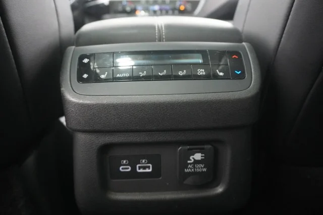 Used 2022 BLACK Nissan Platinum image 25