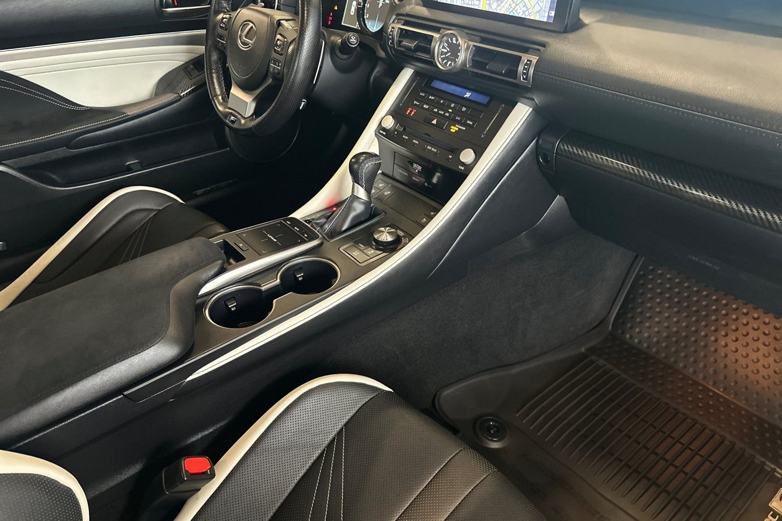 2023 Lexus RC F - Photo 12