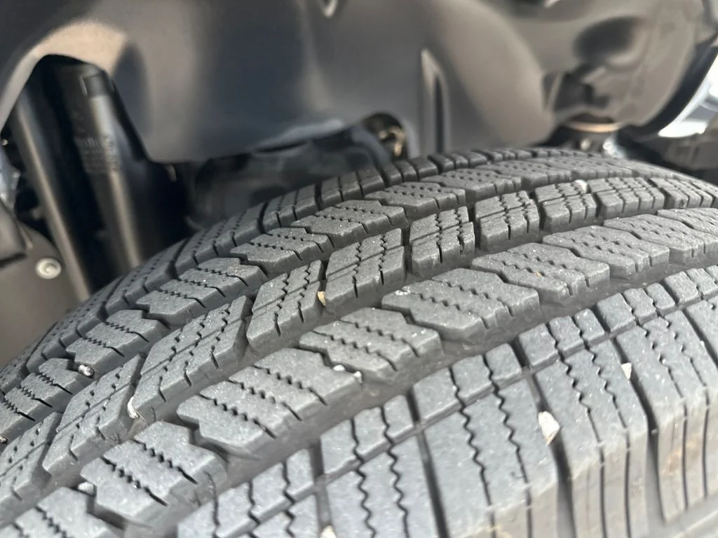 Used 2023 Gray Jeep Sport S image 17