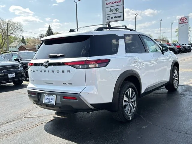 New 2026 Everest White Pearl TriCoat Nissan SL image 10