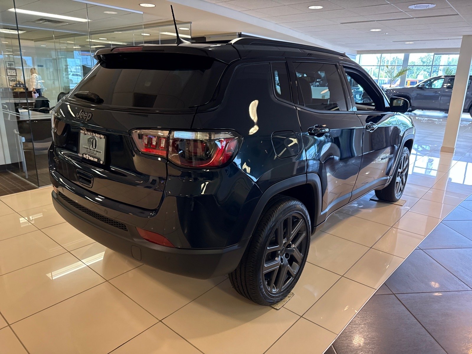 New 2026 Fathom Blue Pearl-Coat Exterior Paint Jeep Limited Altitude image 2