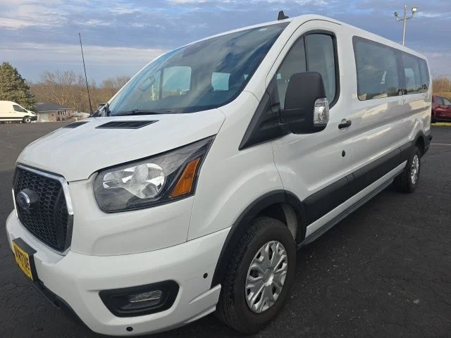Used 2024 Oxford White Ford XLT image 3
