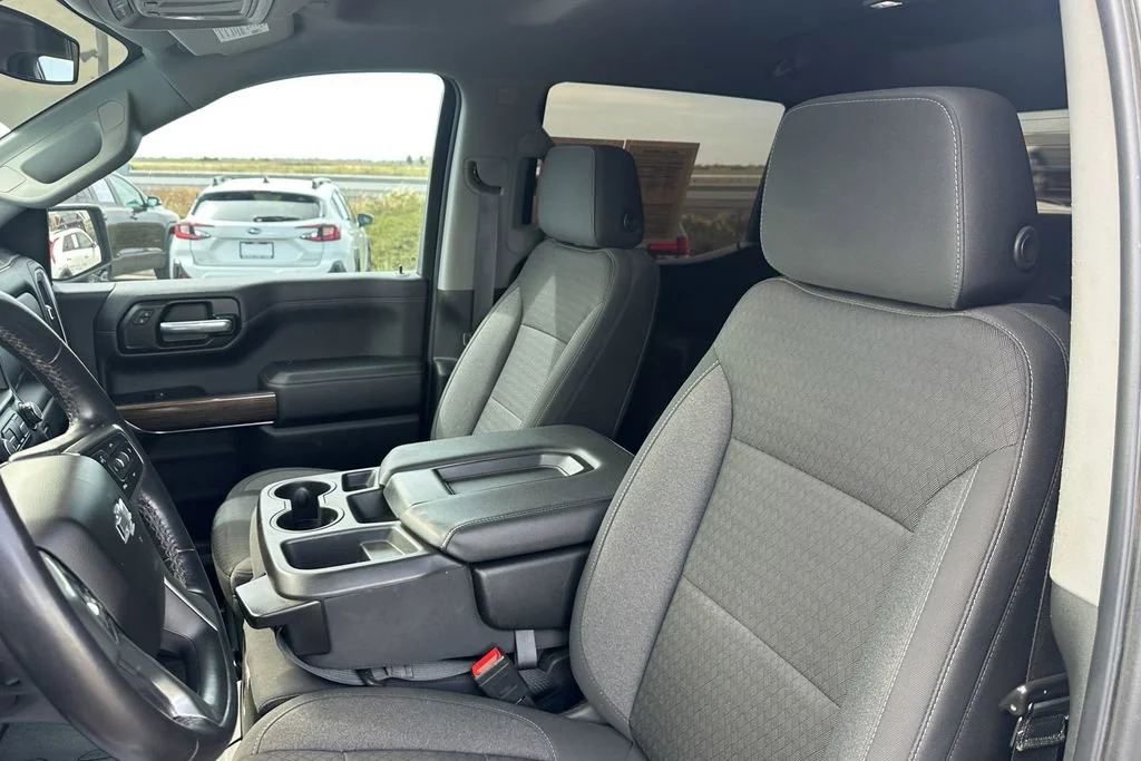 Used 2021 SILVER ICE METALLIC Chevrolet RST image 23