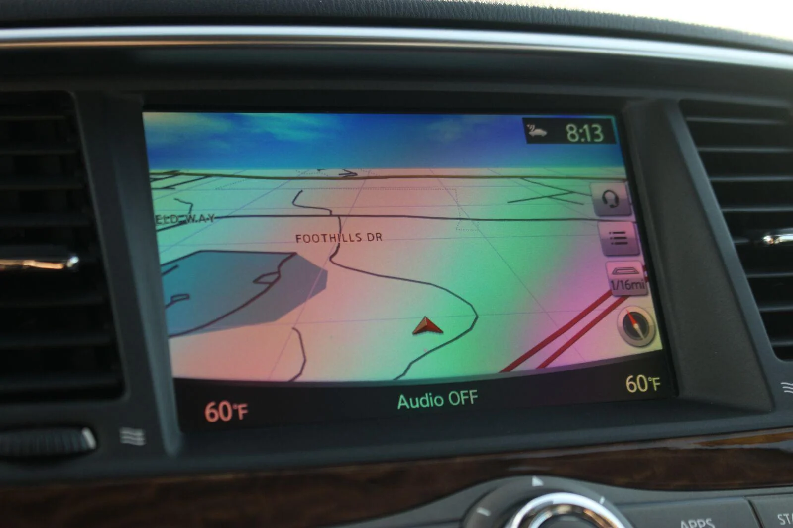 Used 2019 White Nissan SL image 26