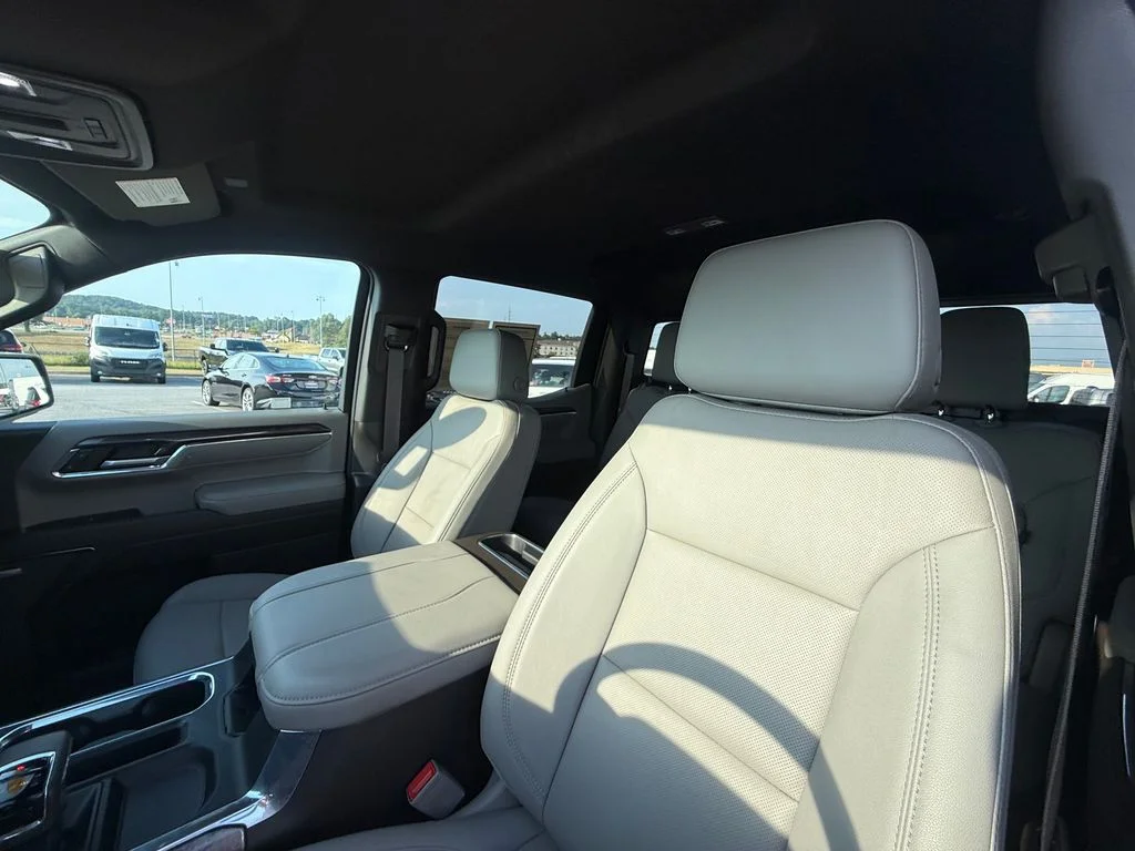 Used 2023 White Chevrolet LTZ image 21