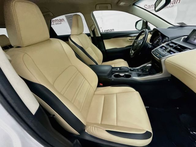 Used 2017  Lexus 200t image 27