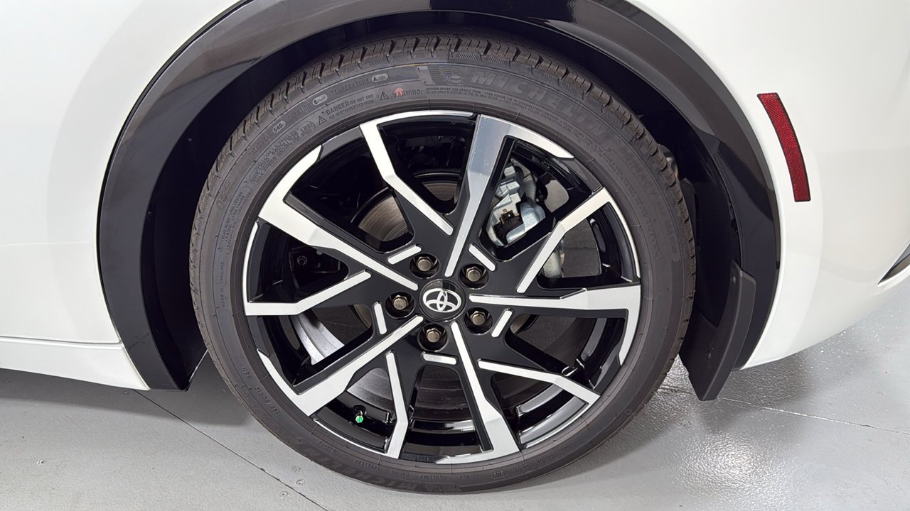 New 2027 Wind Chill Pearl <sup>1</sup> Toyota  XSE image 23