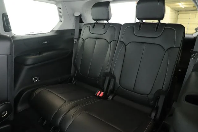 Used 2023 Black Jeep Limited image 30