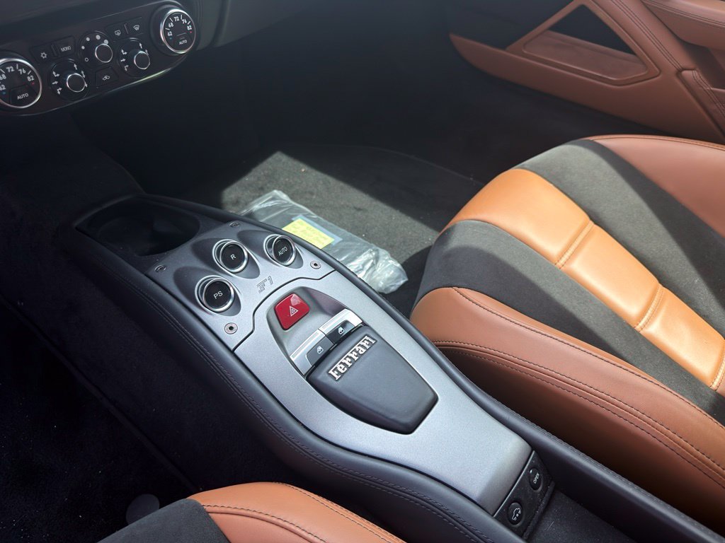 Used 2011 Red Ferrari Base image 15