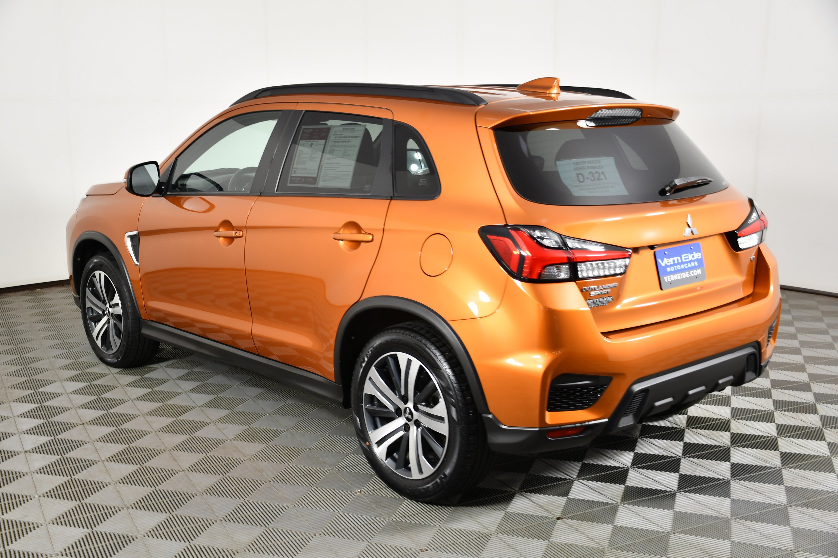 Certified Used 2022 Orange Sunrise Metallic Mitsubishi GT image 8