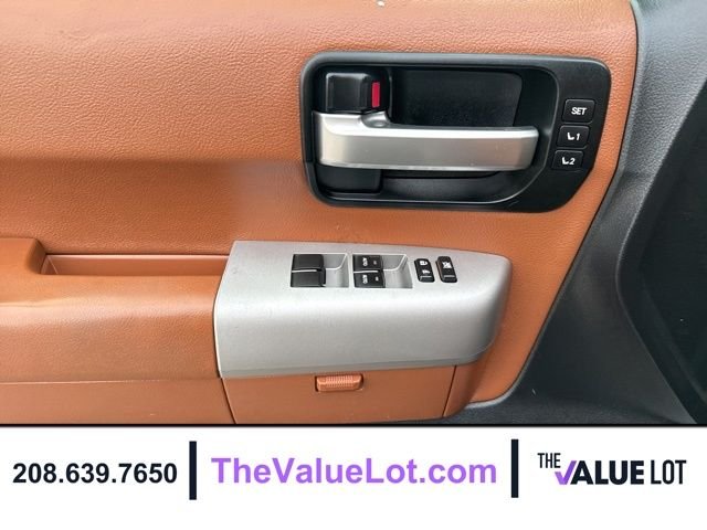 Used 2008 Silver Toyota Platinum image 27
